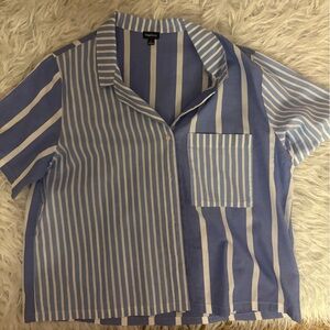 GAP Blue and White Striped Short-Sleeve Button-Down Shirt
